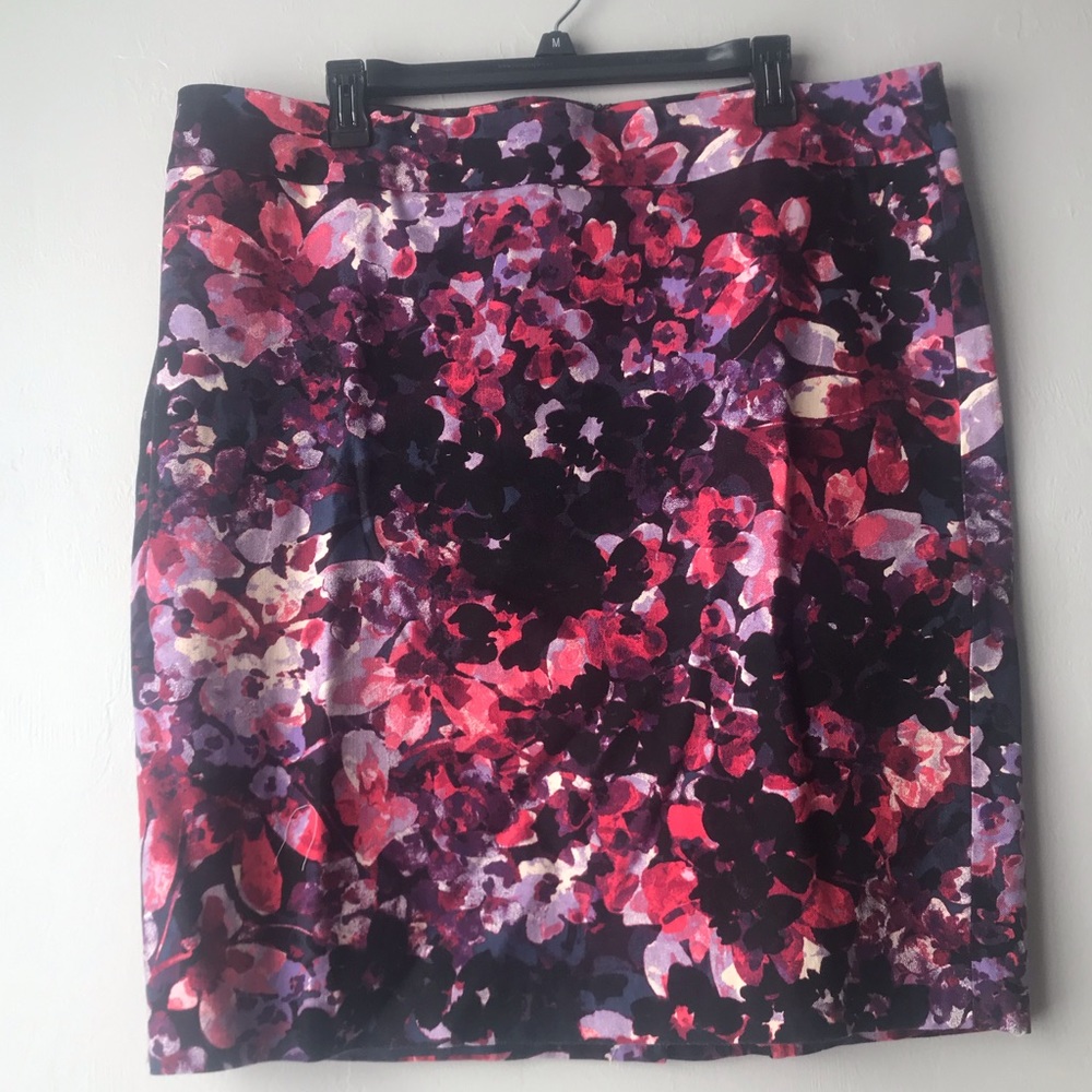 Ann Taylor Floral Pencil Skirt